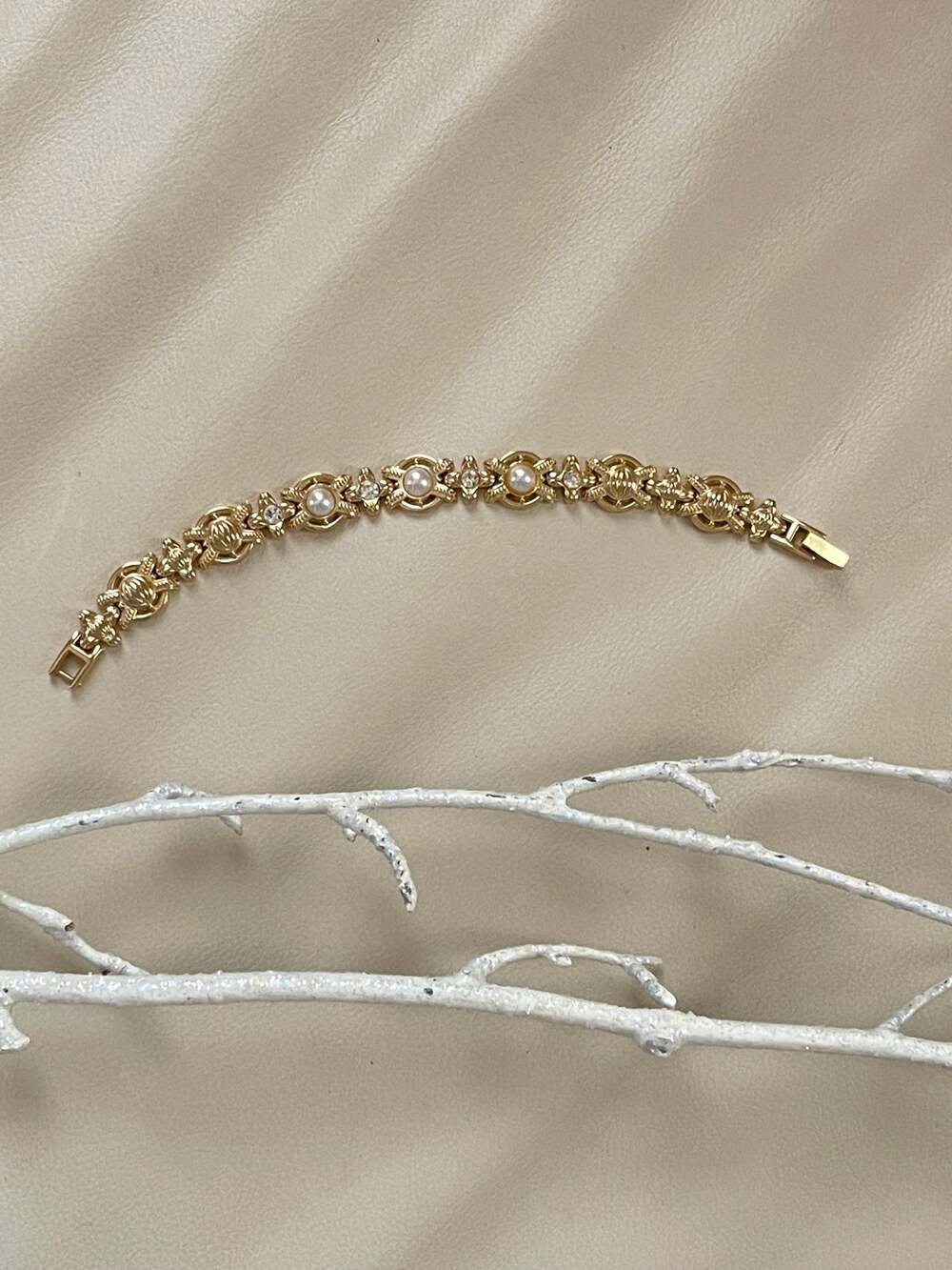 Vintage Pretty Faux pearl and rhinestone Chain Link Bracelet